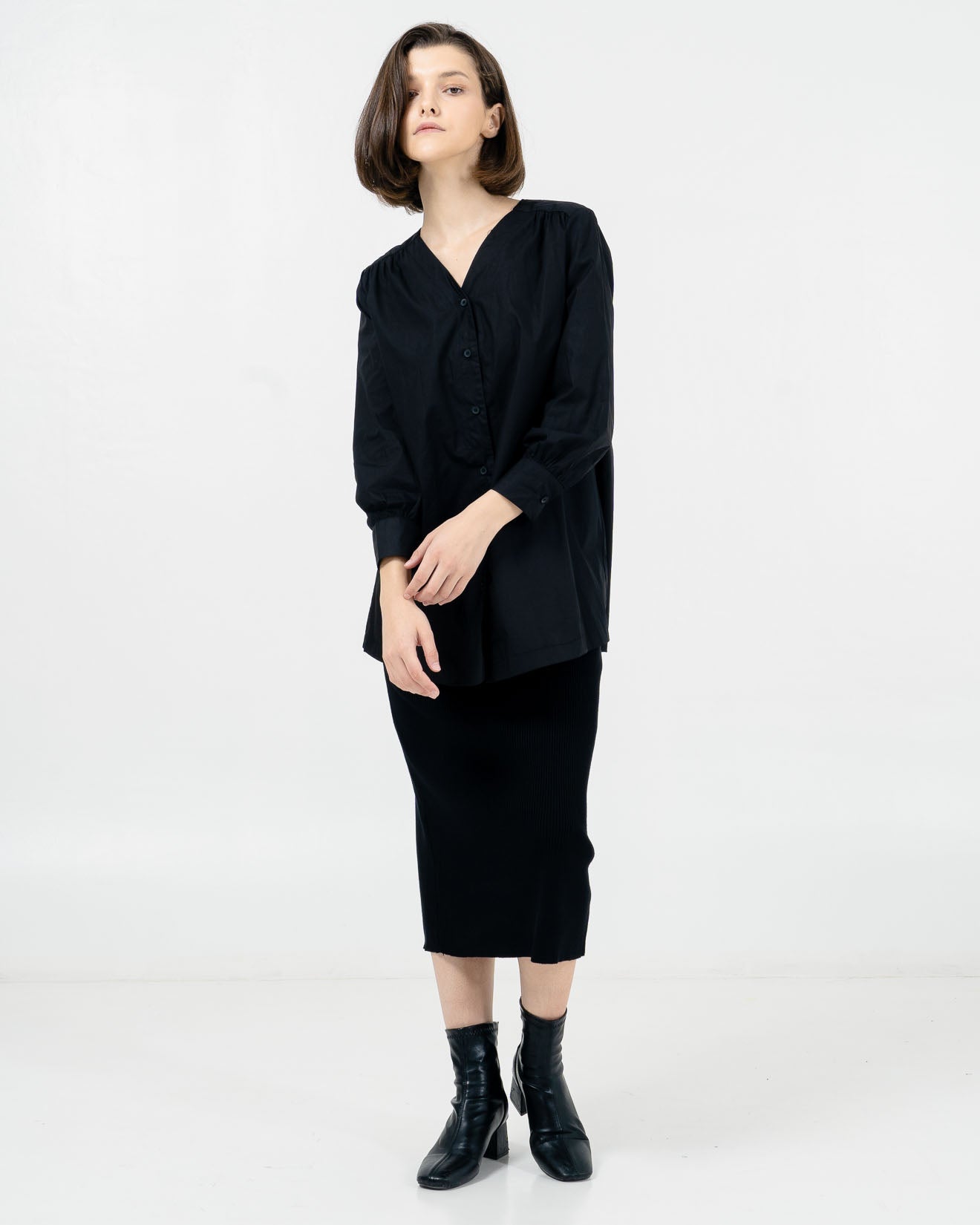 Fiora Oversized V-Neck Black Top - Baju Atasan Wanita Lengan Panjang