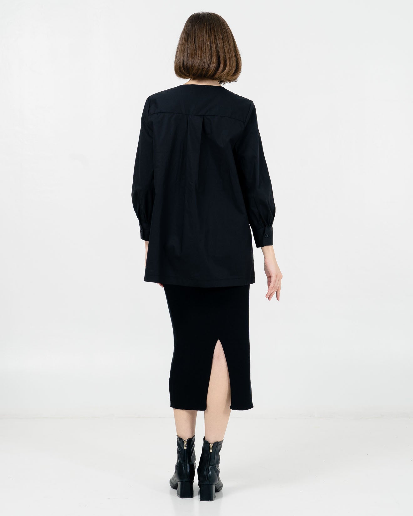 Fiora Oversized V-Neck Black Top - Baju Atasan Wanita Lengan Panjang