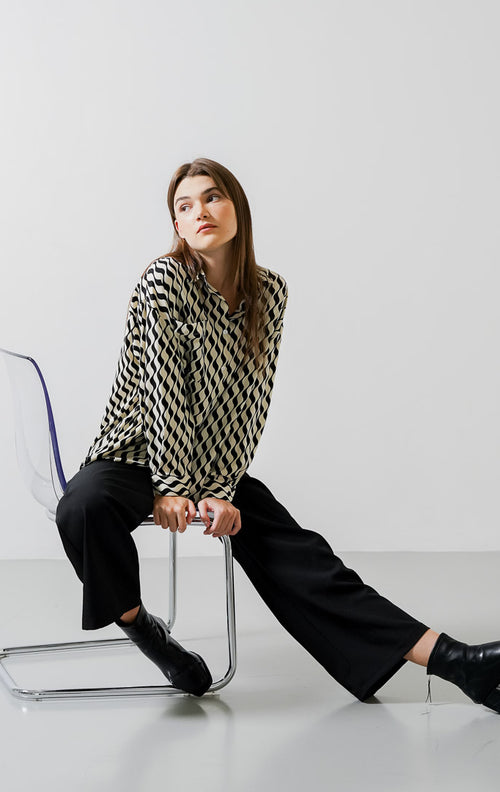 Lucy Oversized Pattern Ivory Shirt – Baju Atasan Wanita Lengan Panjang