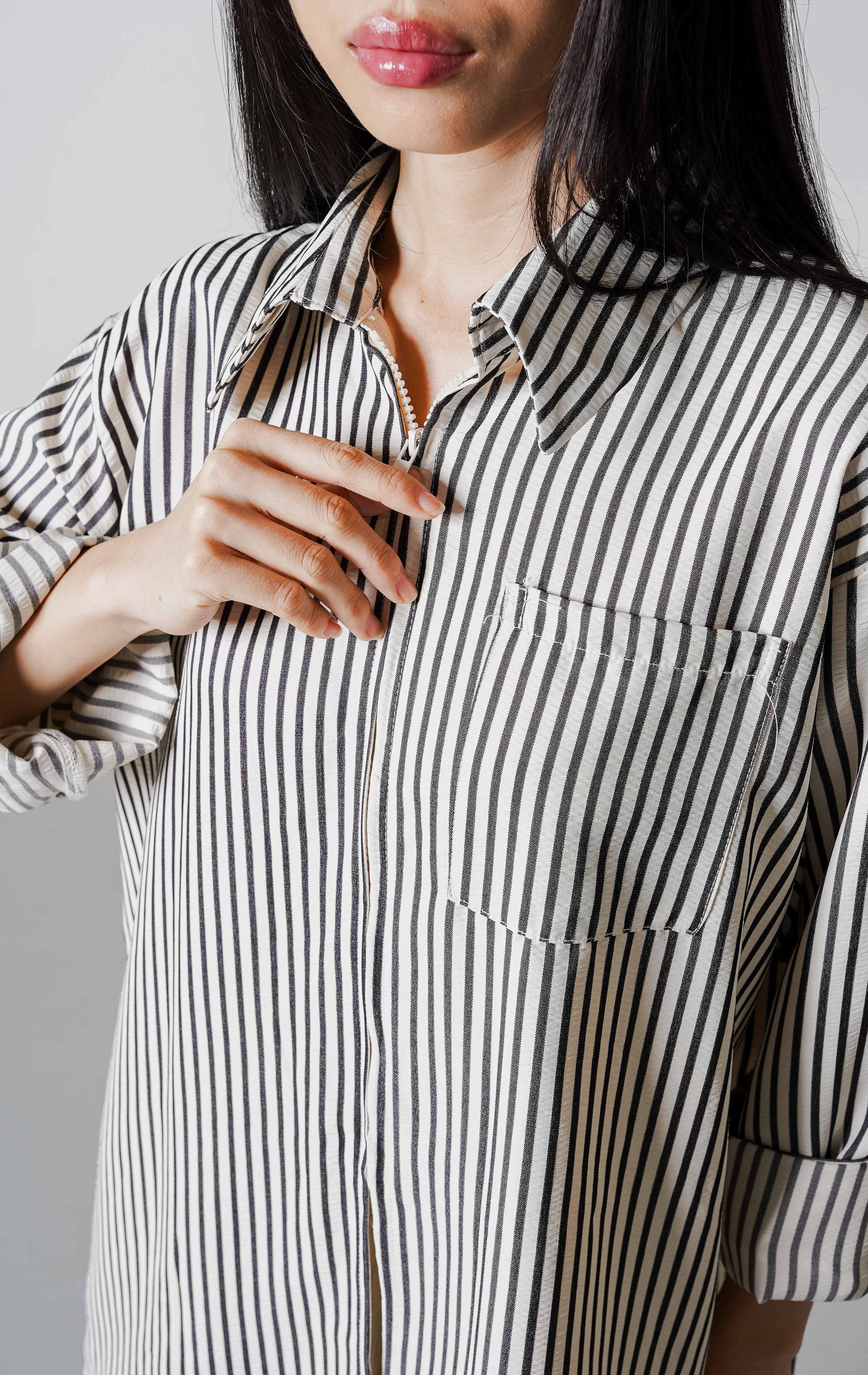 Caisyn Top Black Striped
