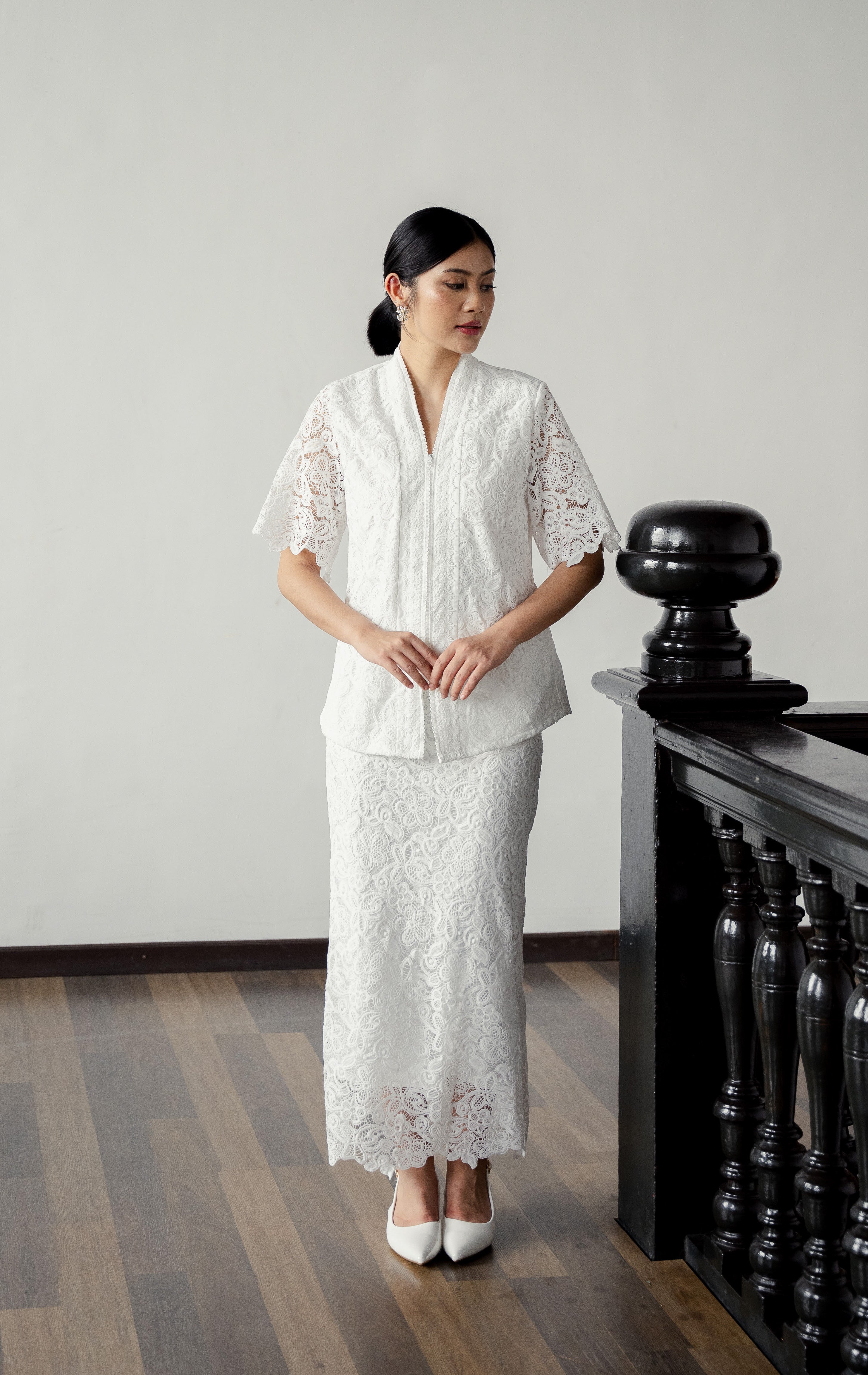 EID Anggun Top White