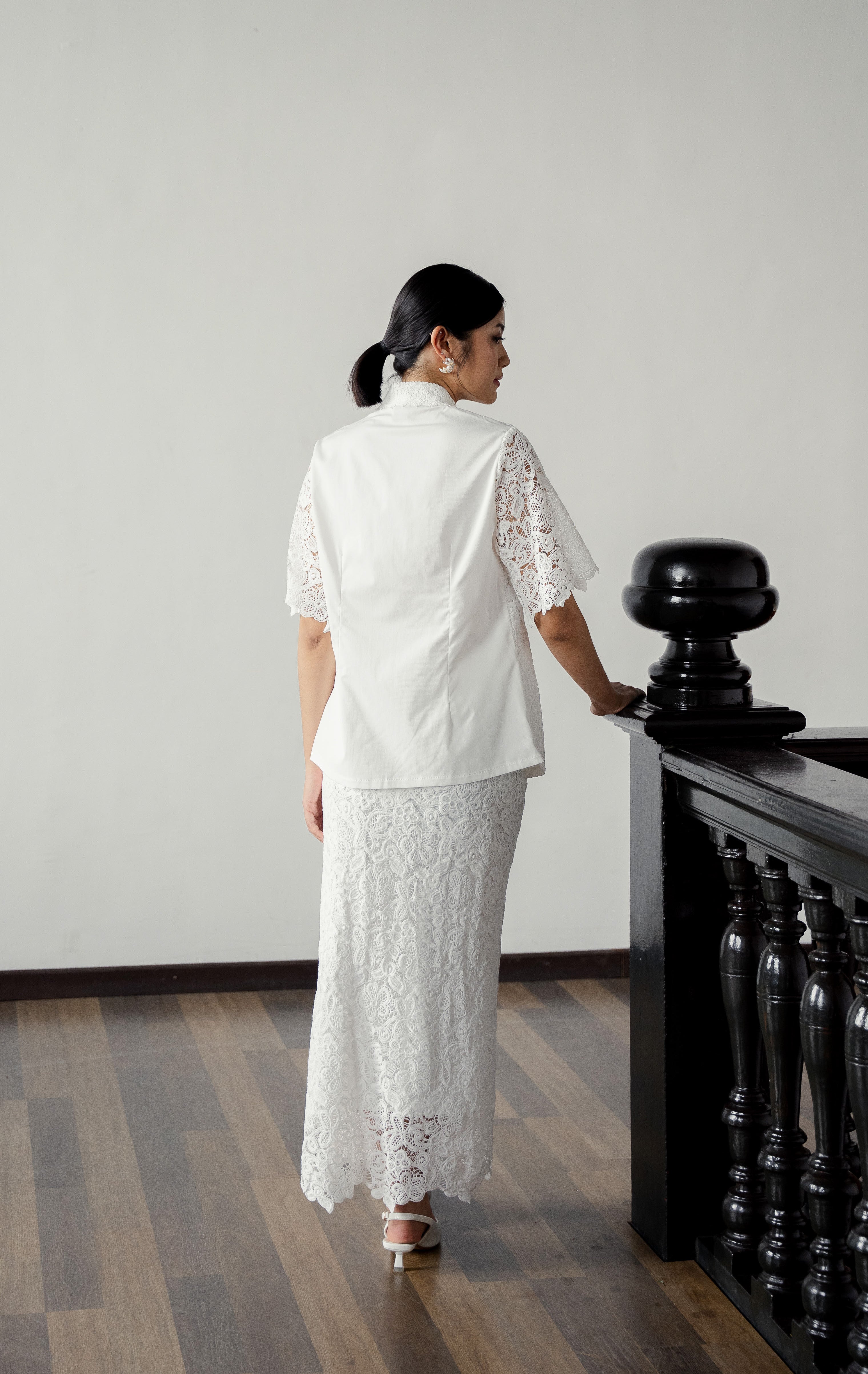 EID Anggun Top White