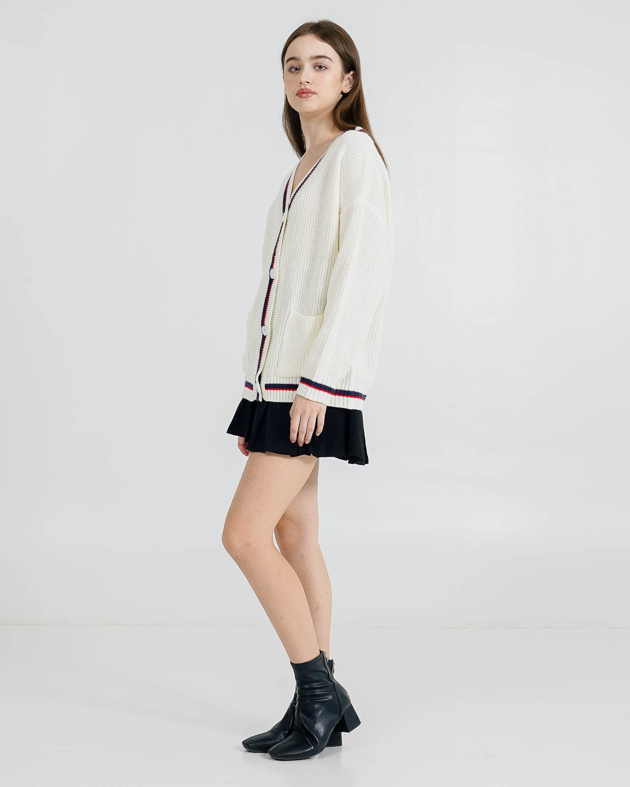 Anika Oversized Knit White Cardigan – Outer Wanita Casual Kekinian