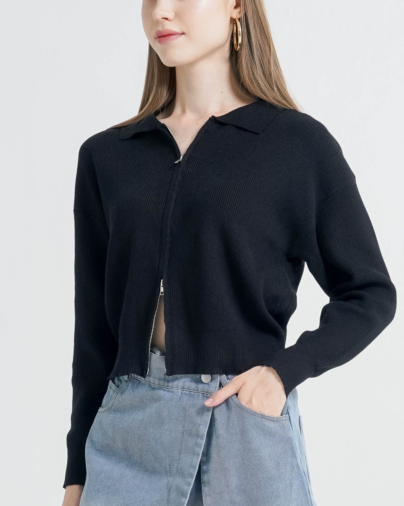 Keilyn Zipper Knit Black Sweater – Atasan Wanita Sweater Lengan Panjang