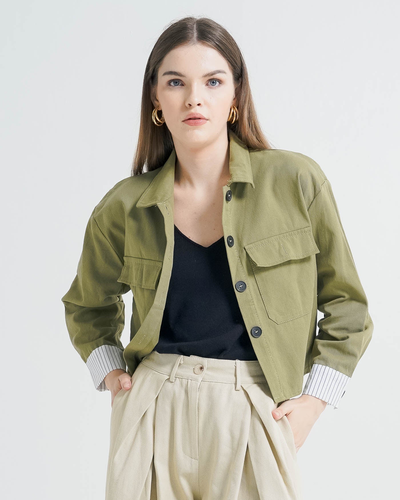 Josie Crop Army Outer – Atasan Kemeja Wanita Kekinian