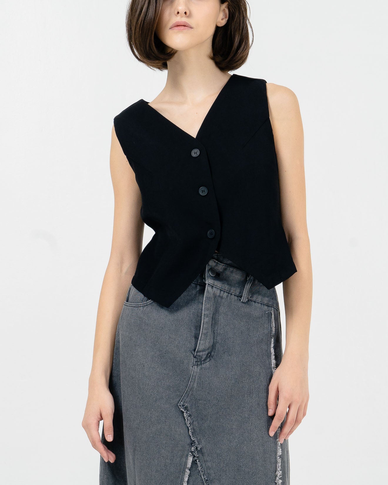 Esme Crop Black Vest - Outer Wanita Tanpa Lengan