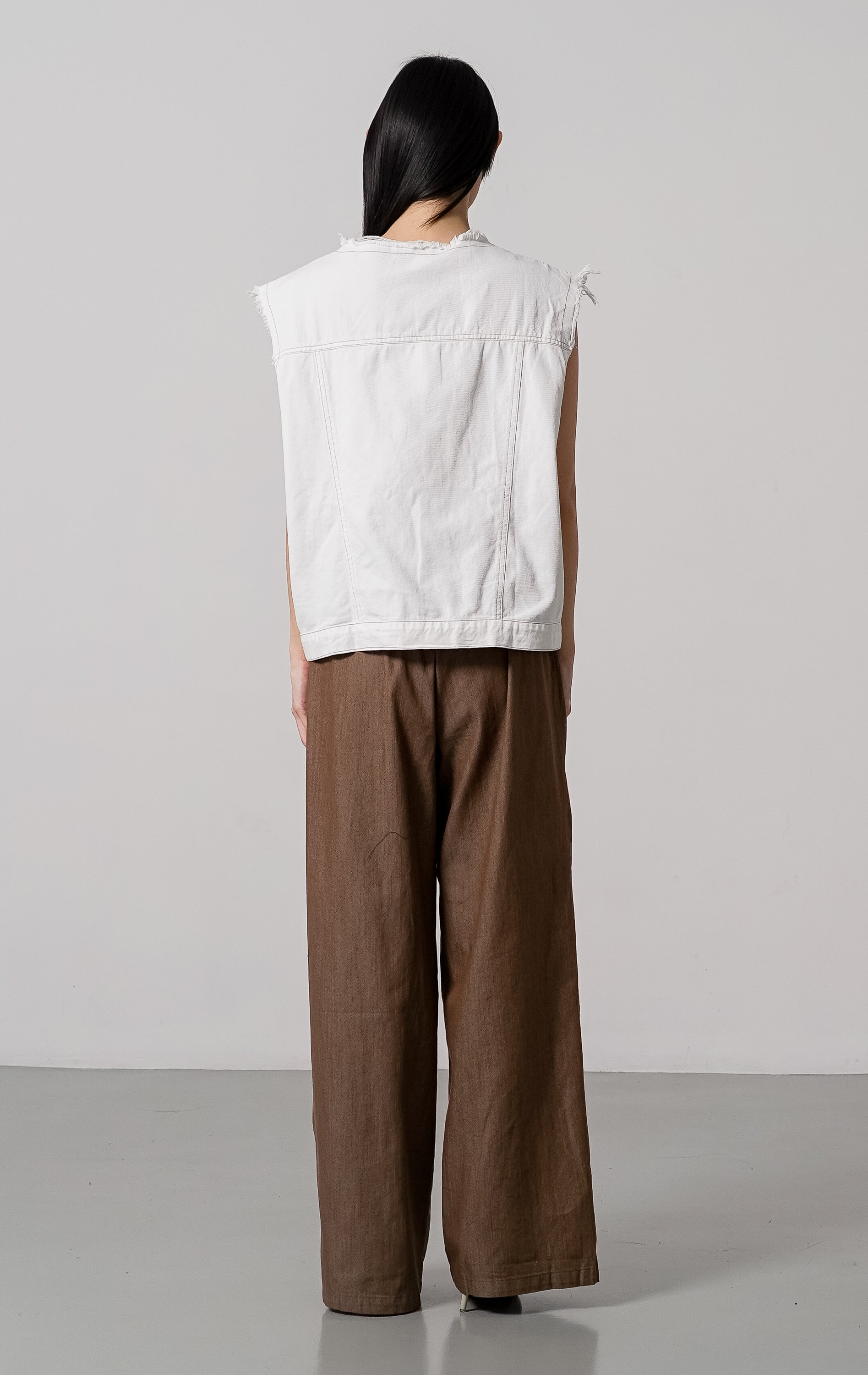 Ambi Vest White