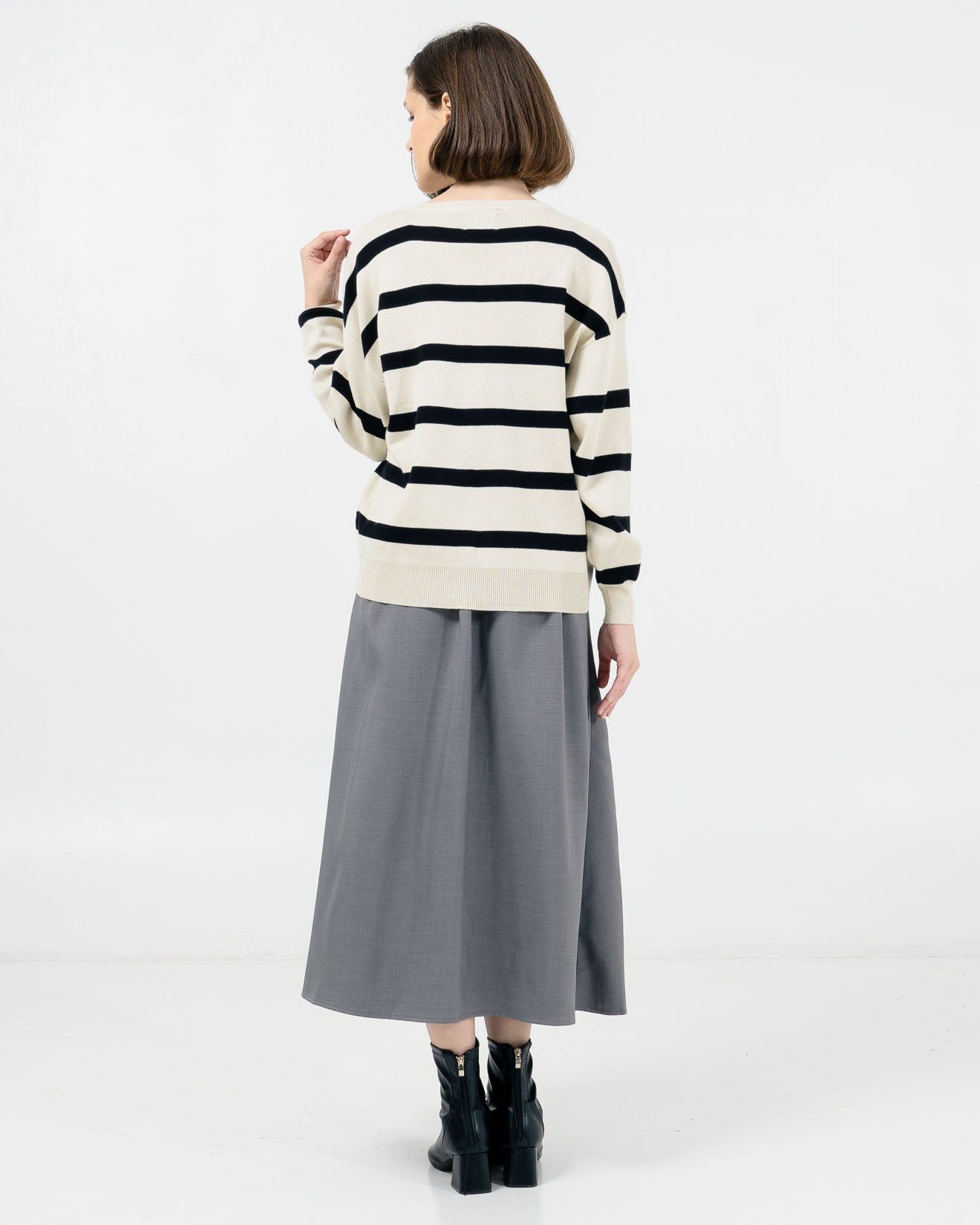 Eliot Striped Ivory Sweater – Baju Atasan Rajut Wanita