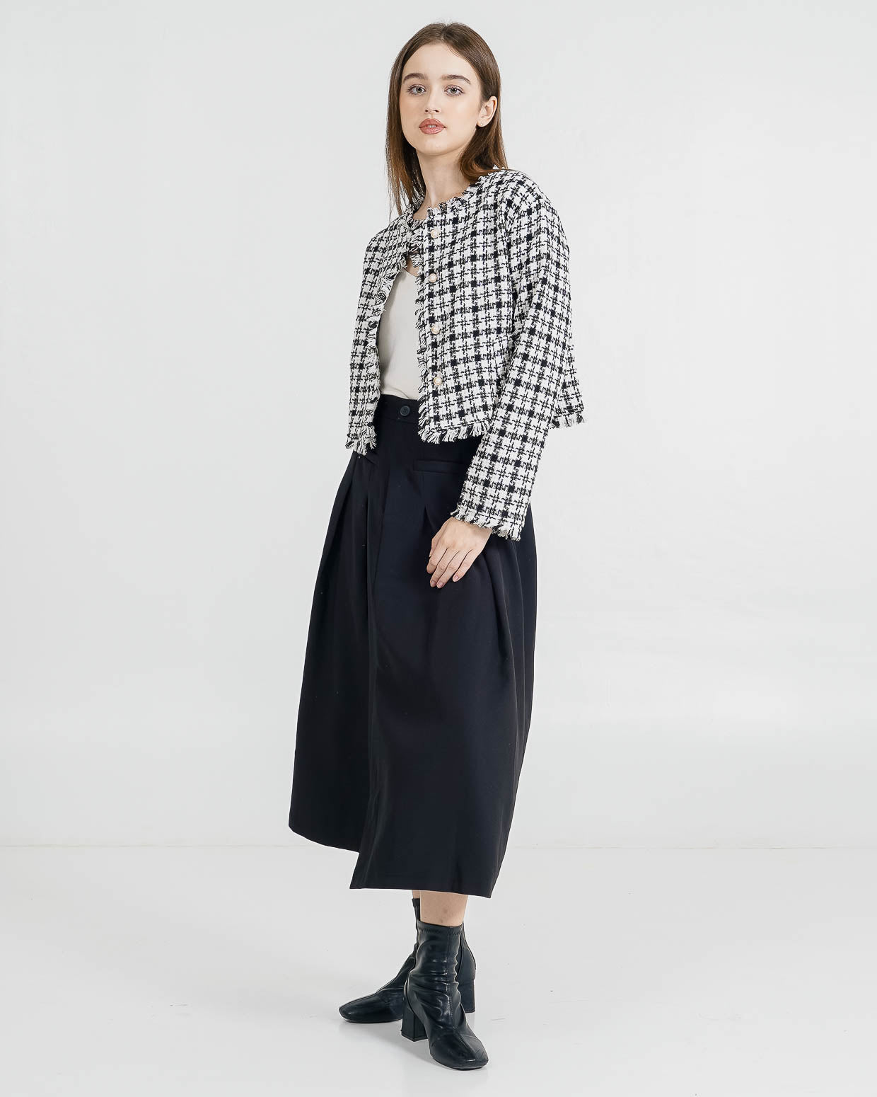 Suri Tweed Black Outer – Kemeja Casual Wanita Kekinian