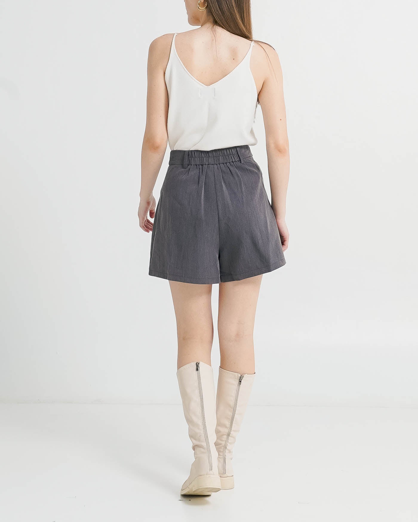 Zella Pleats Grey Shorts – Celana Pendek Wanita Kekinian