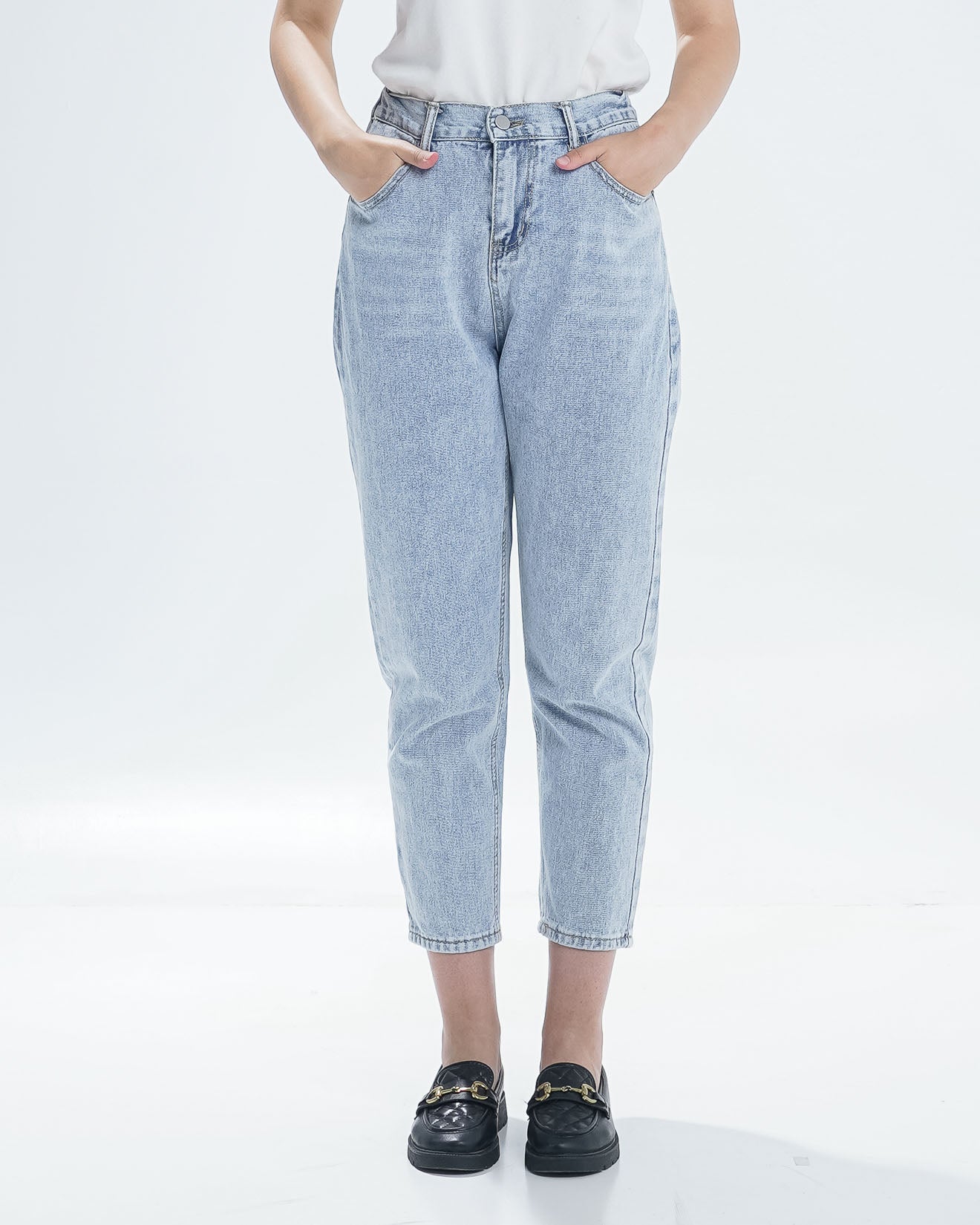 Leandrew Mom Jeans Light Denim Pants - Celana Panjang Wanita ( RESTOCK )