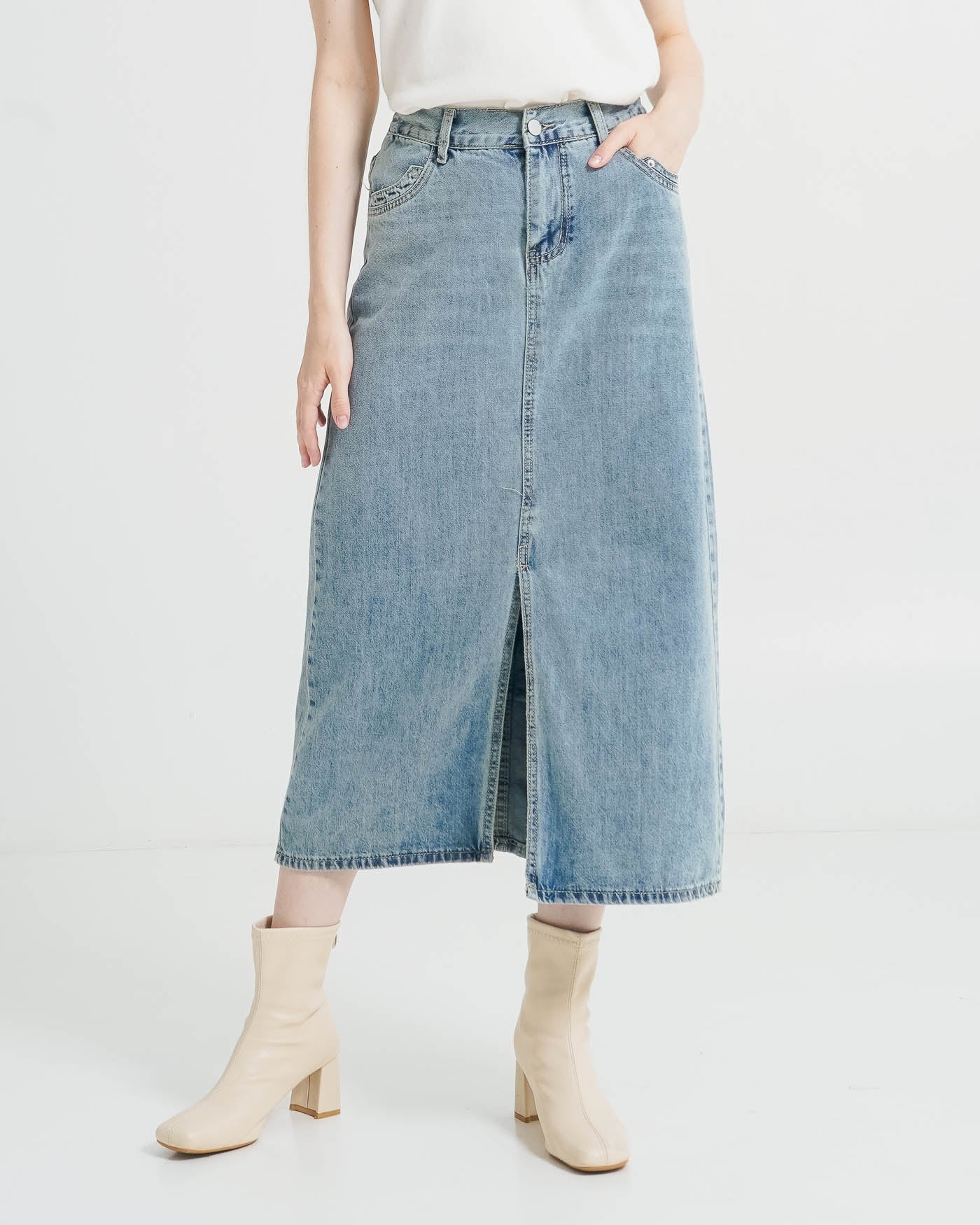 Jerico Slit A-Line Light Denim Skirt – Rok Denim Wanita Kekinian