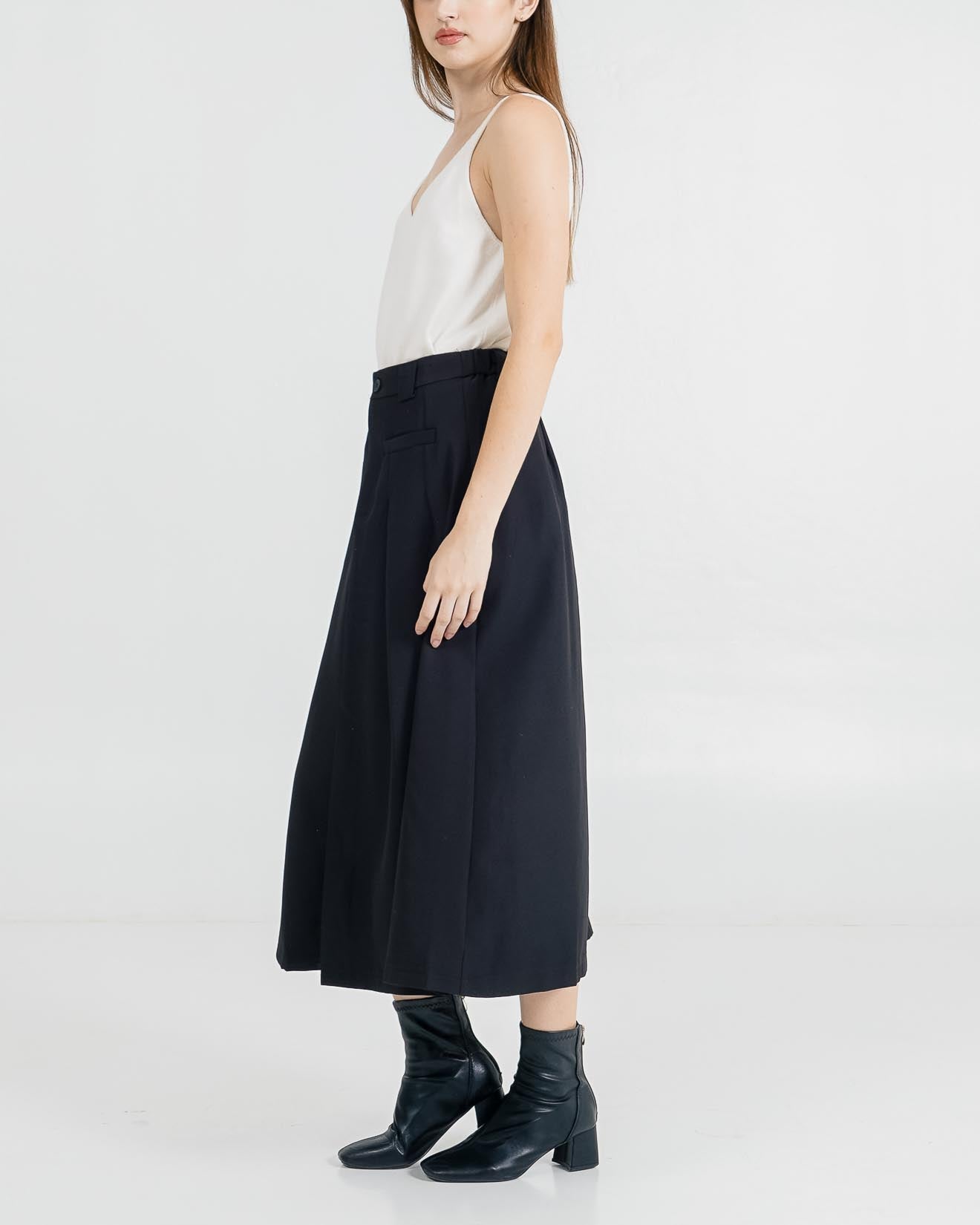 Sawyer Boxy Black Skirt – Baju Atasan Wanita Casual ( RESTOCK )