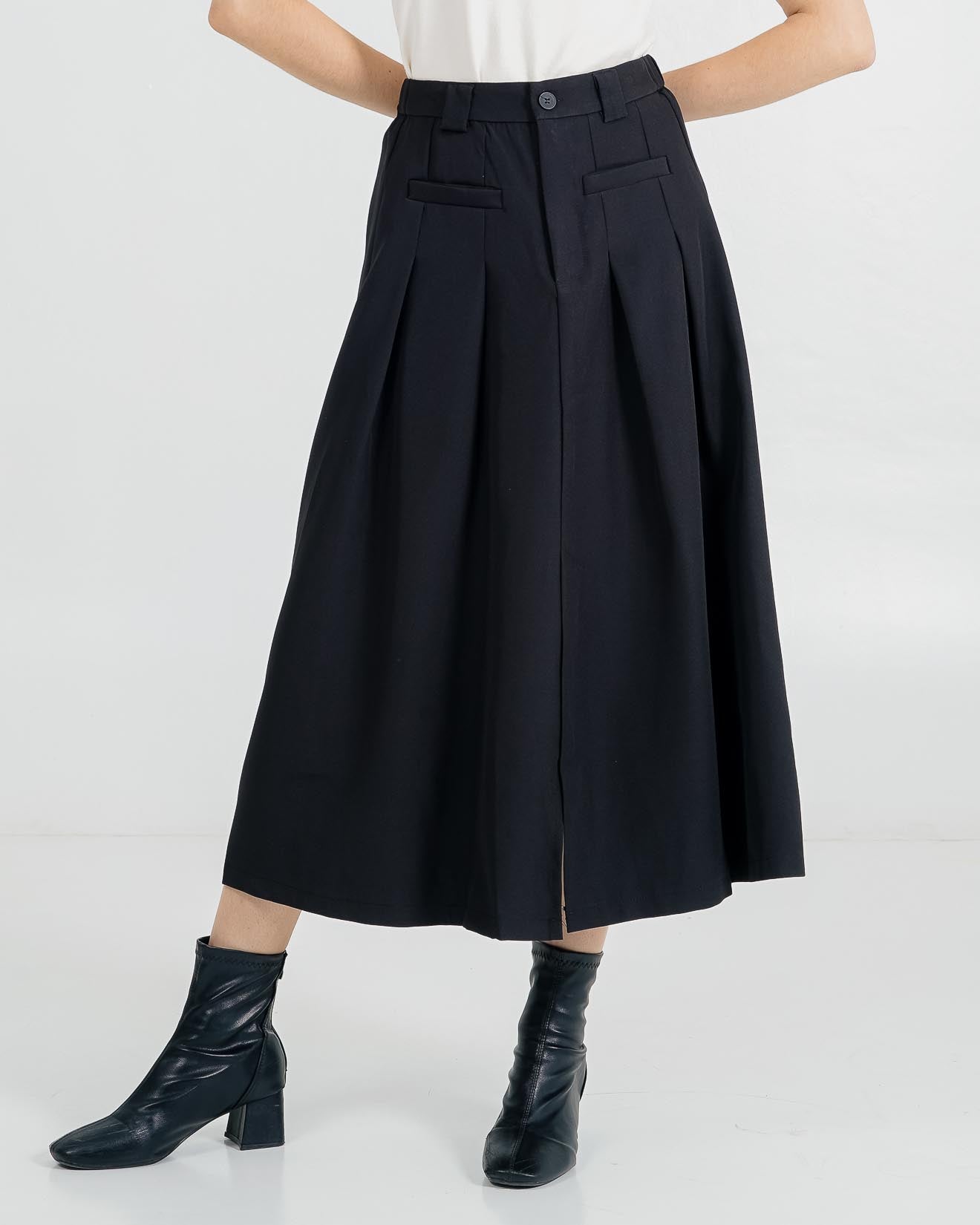 Sawyer Boxy Black Skirt – Baju Atasan Wanita Casual ( RESTOCK )