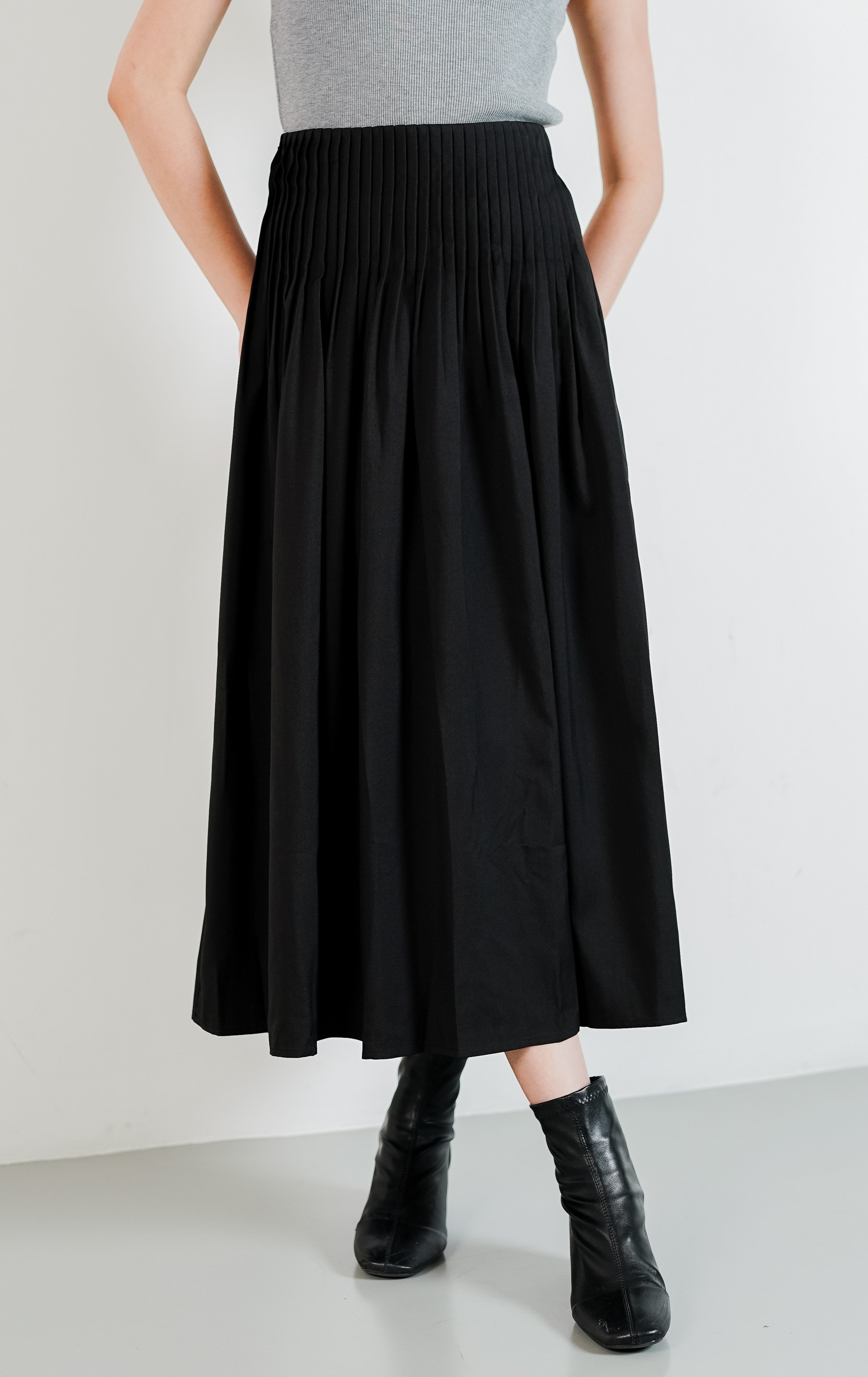 Hereneth Skirt Black