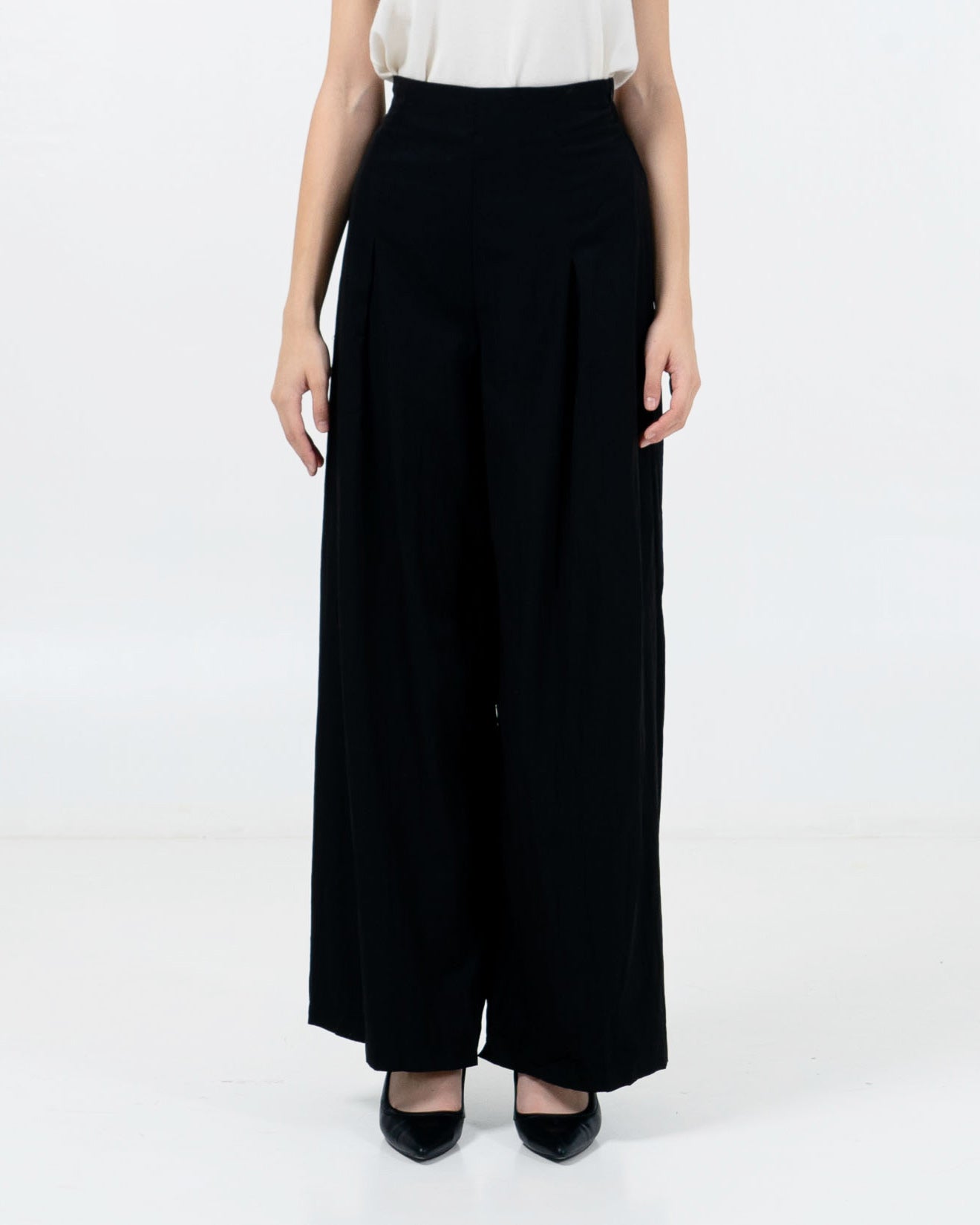 Yelena Nylon Wide Leg Black Pants – Celana Formal Wanita