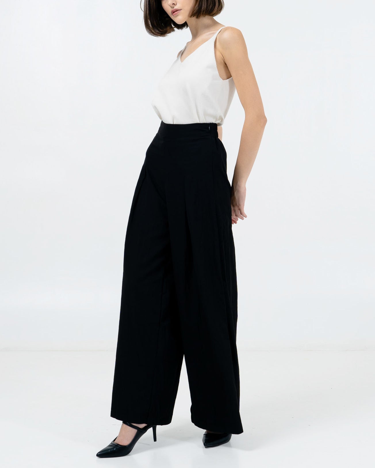 Yelena Nylon Wide Leg Black Pants – Celana Formal Wanita