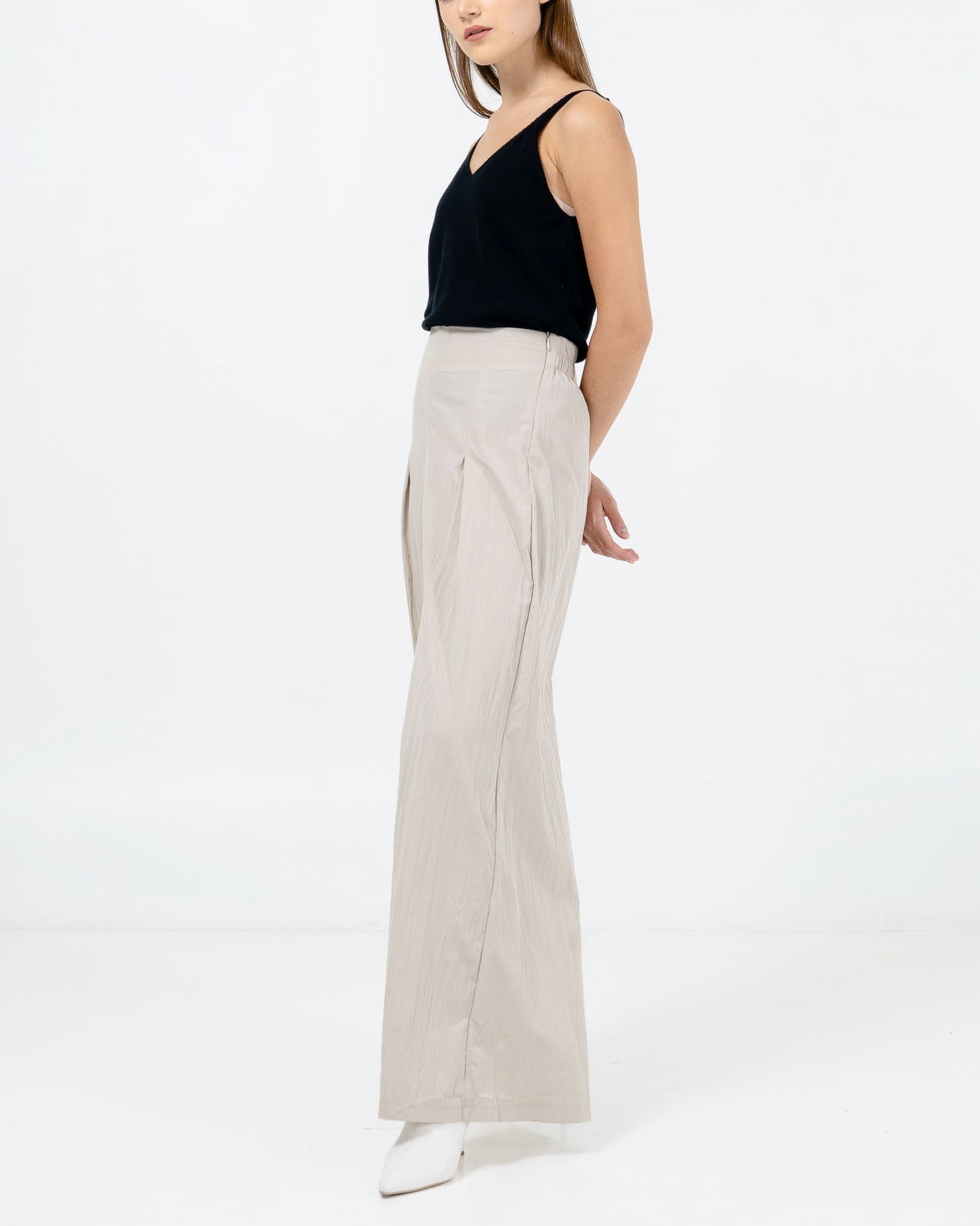 Yelena Nylon Wide Leg Ivory Pants – Celana Formal Wanita