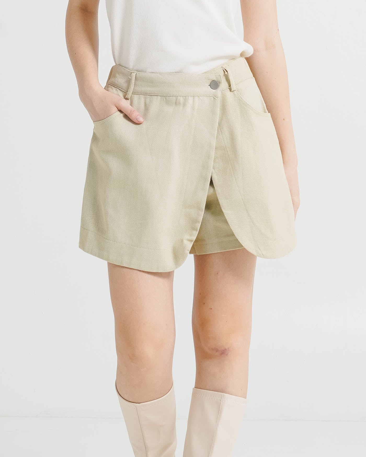 Leah Wrap Ivory Denim Skort – Rok Celana Denim Wanita Kekinian