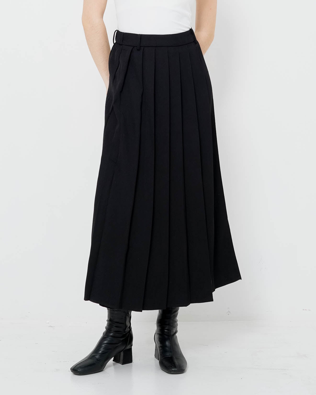 Evara Skirt Black