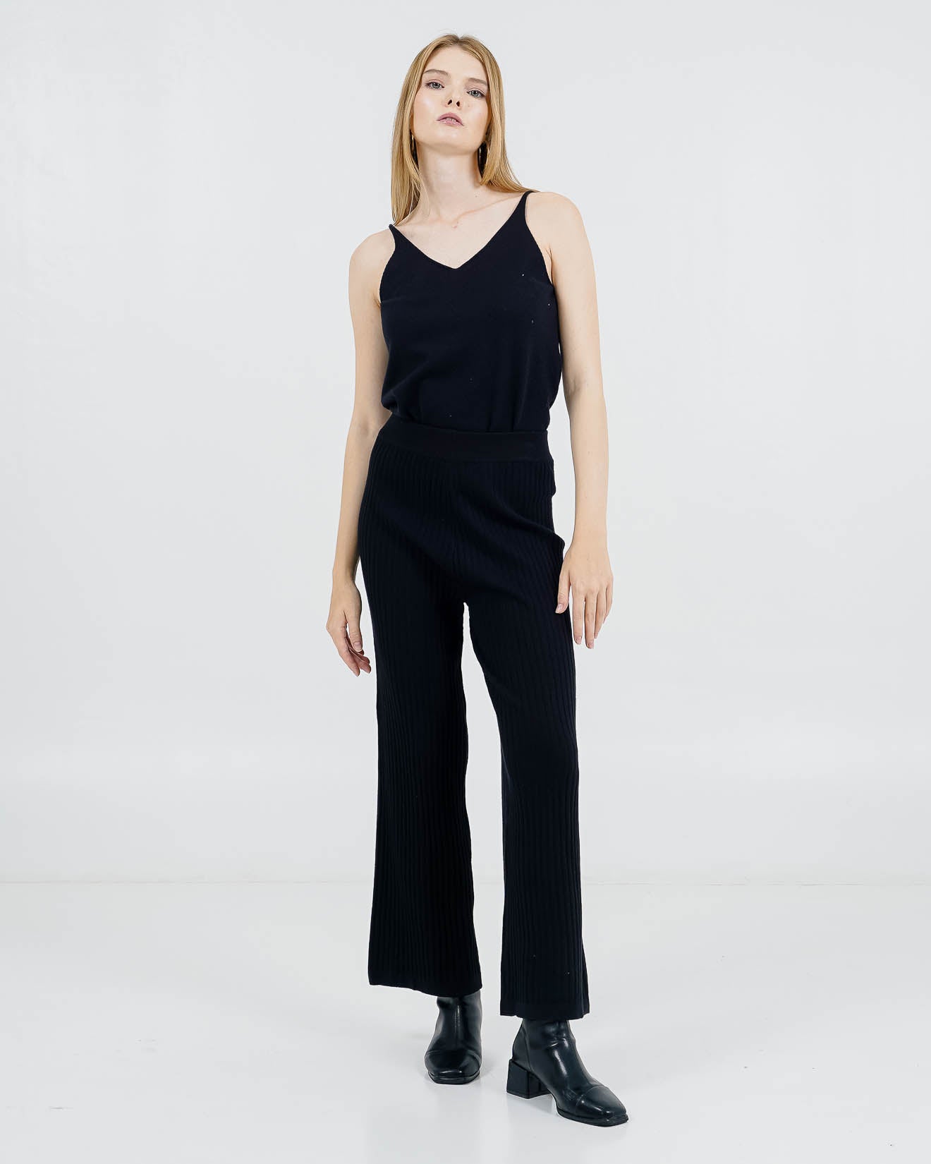 Anya Pants Black