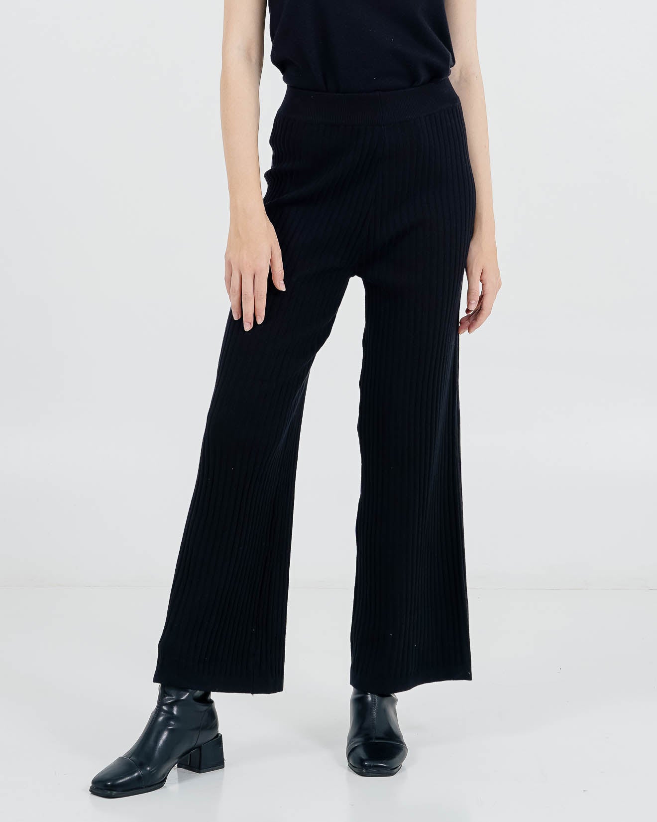 Anya Pants Black