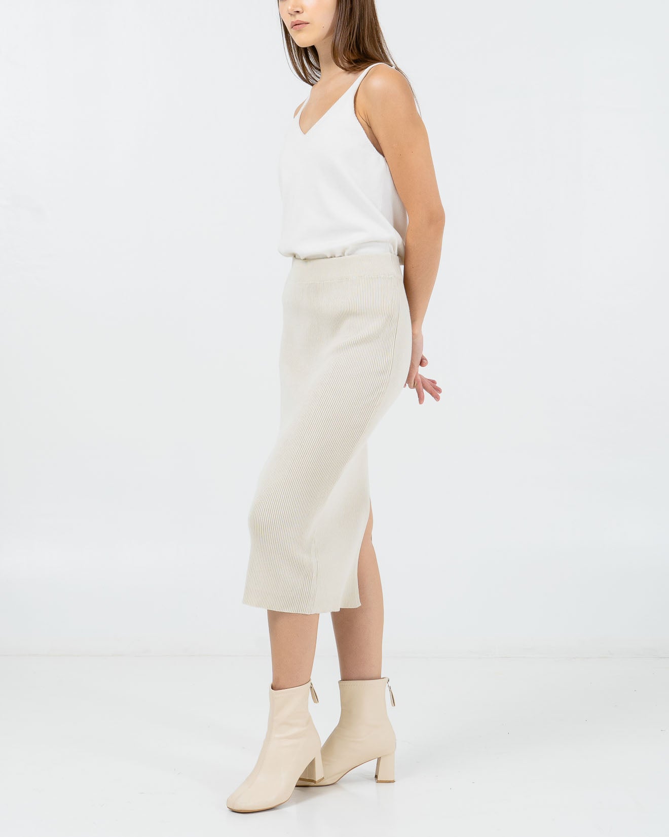 Malloryn Spun Knit Ivory Skirt – Rok Rajut Wanita