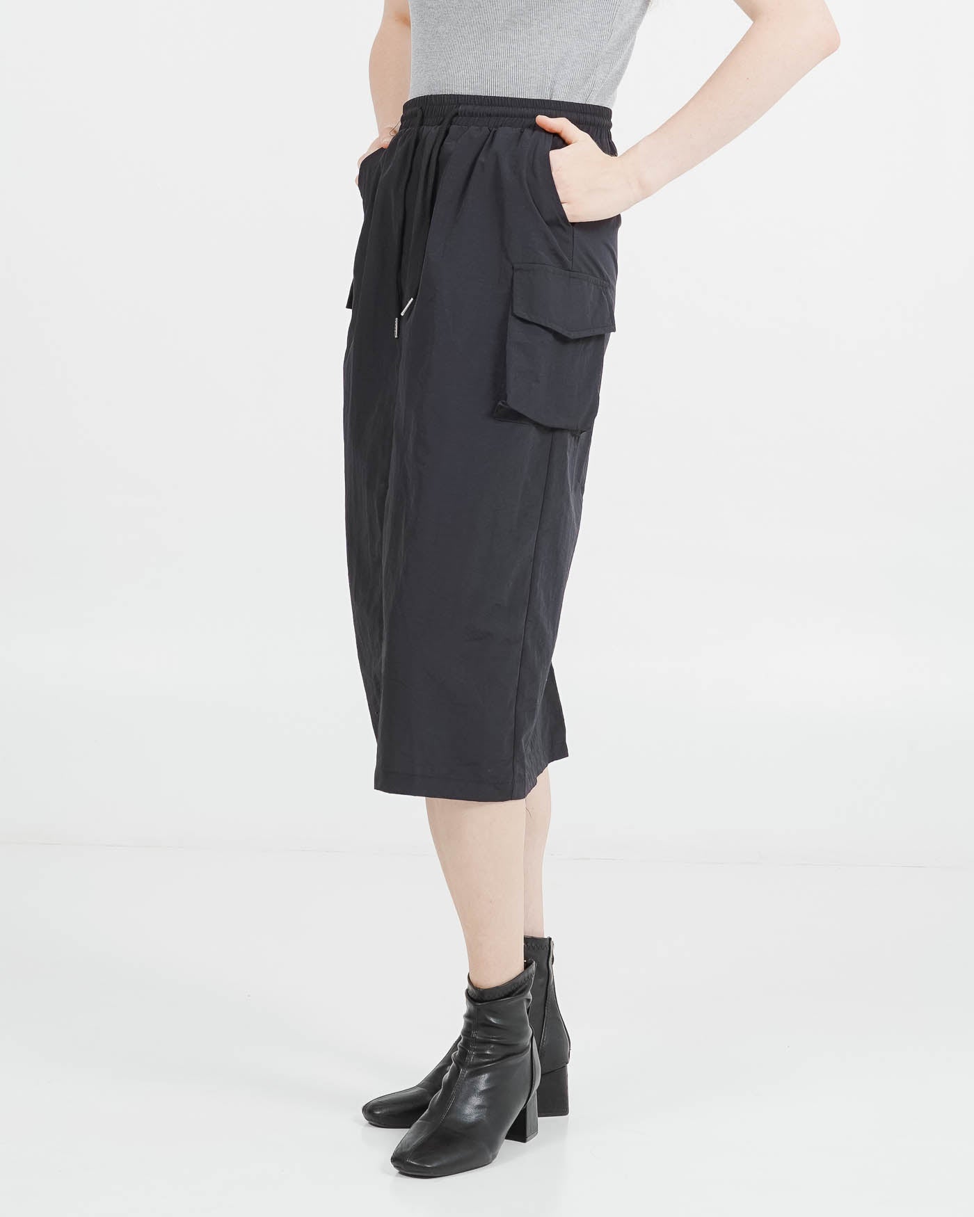 Madison Cargo Skirt Black