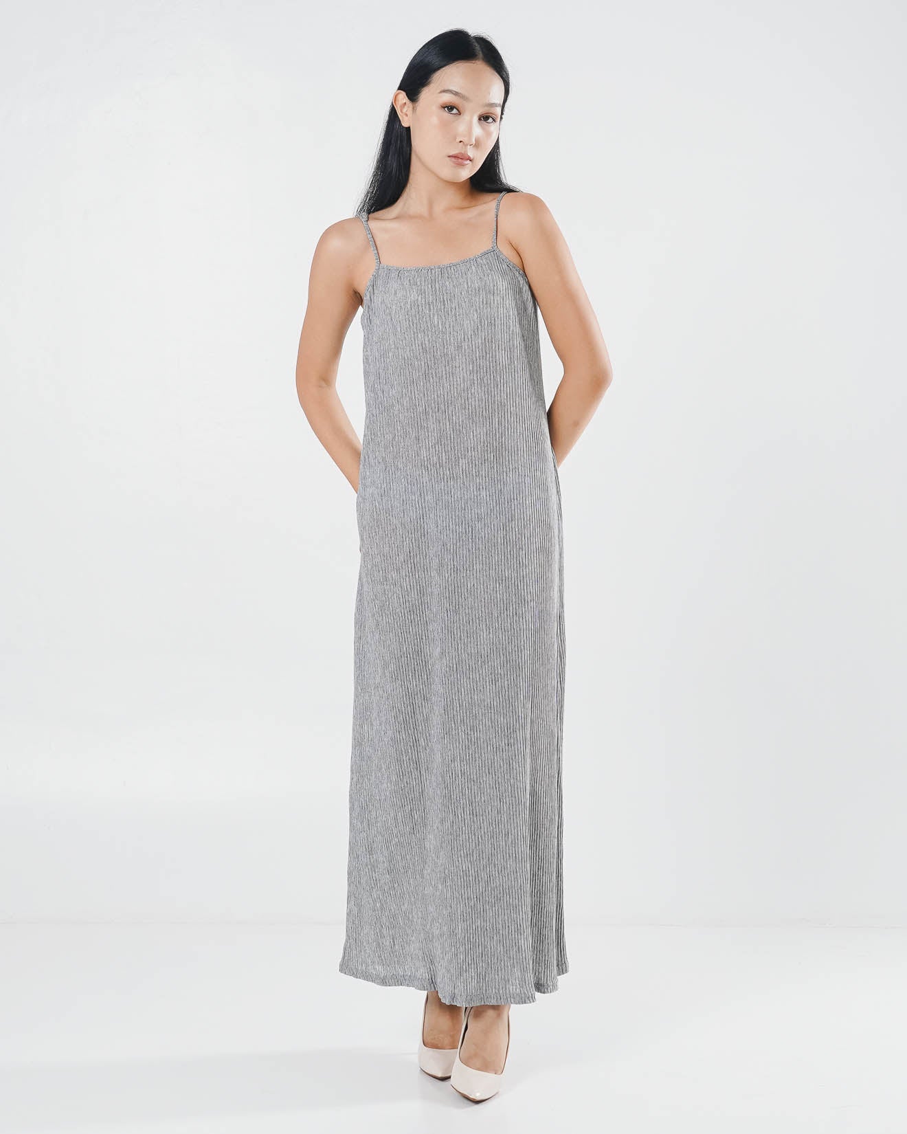 Lyndel Pleats Dress Grey - Gaun Wanita Tanpa Lengan