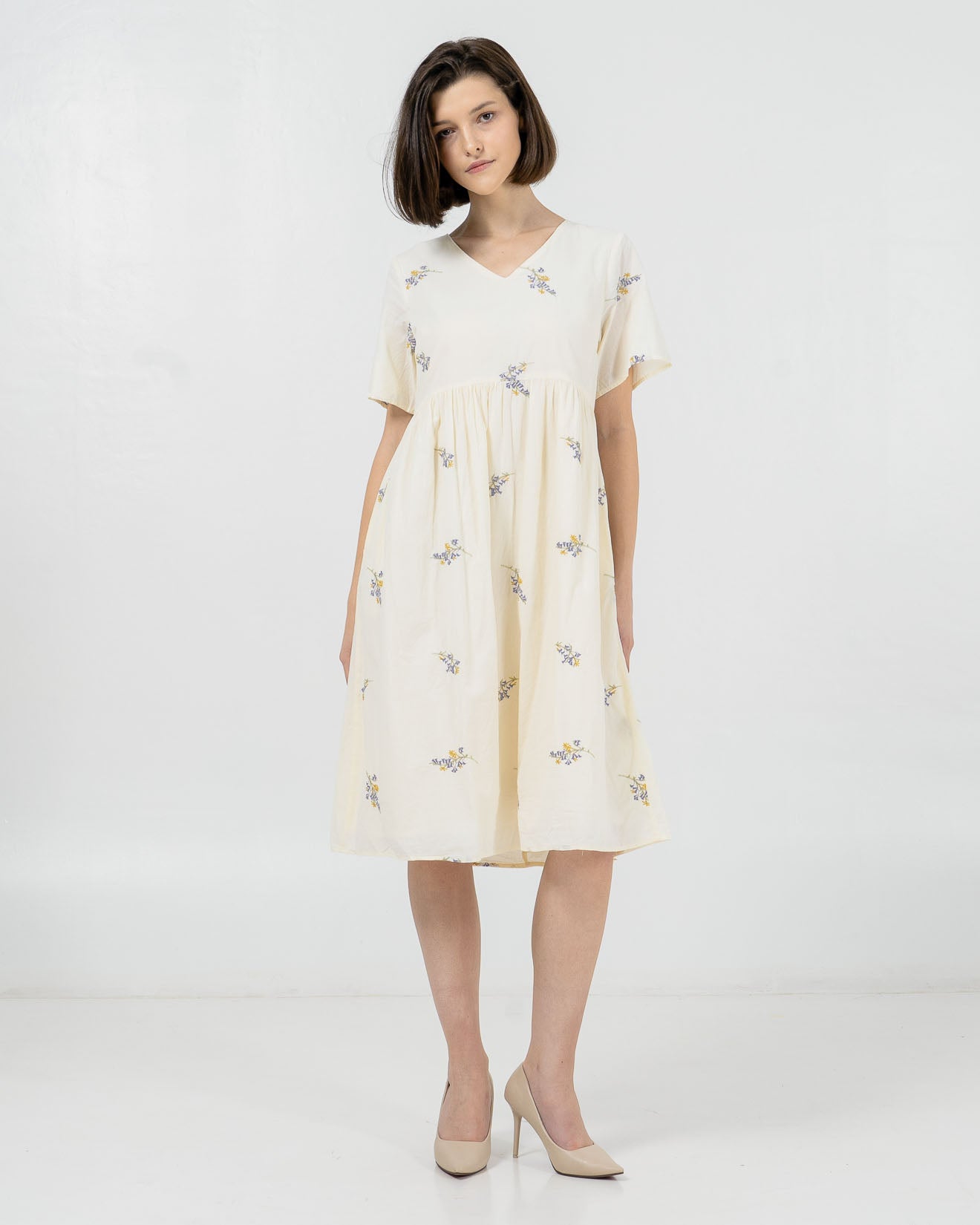 Carol Embroidery Dress Ivory - Gaun Wanita Kekinian