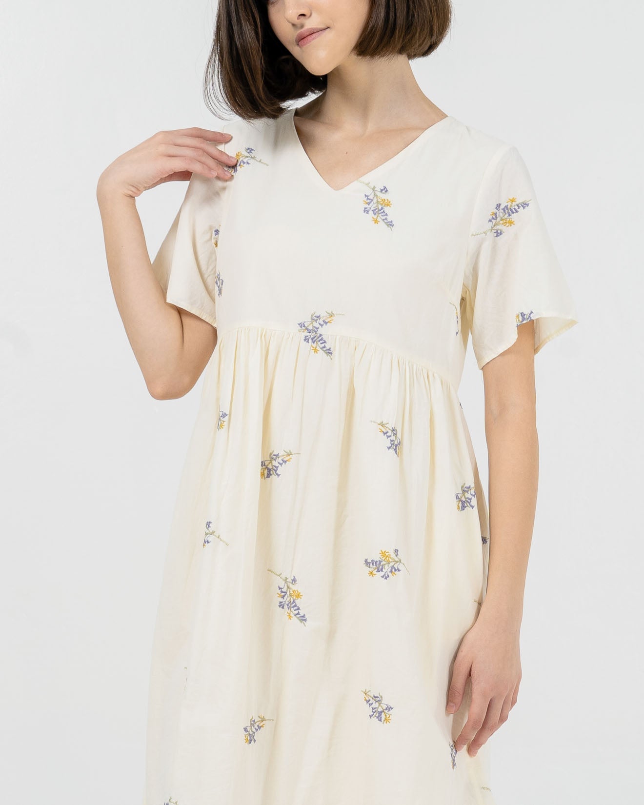 Carol Embroidery Dress Ivory - Gaun Wanita Kekinian