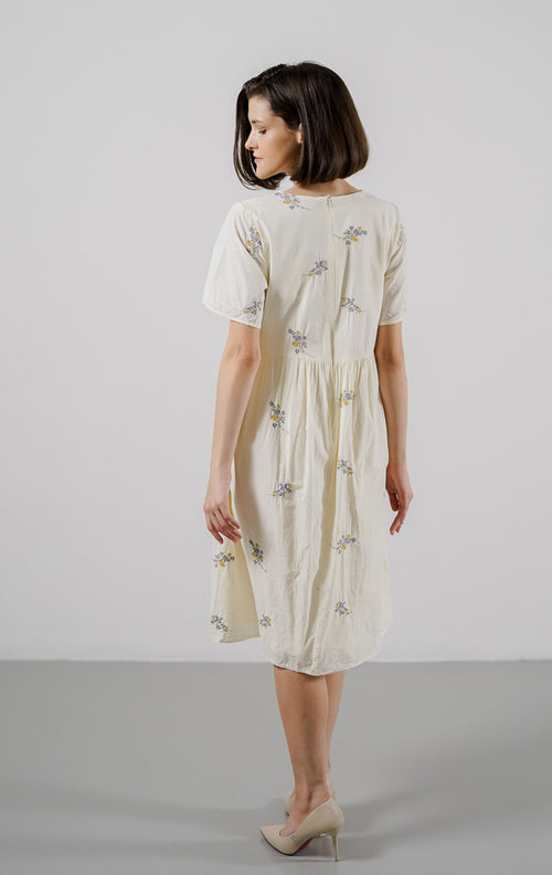 Carol Embroidery Dress Ivory - Gaun Wanita Kekinian