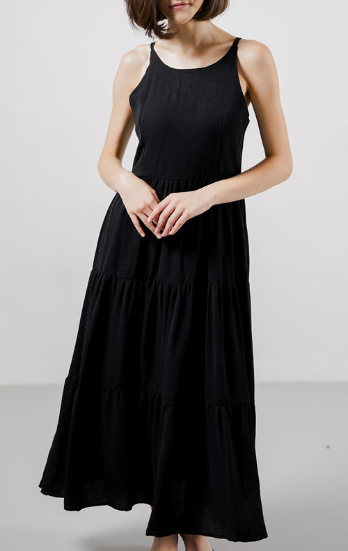 Phoebe Tiered Black Dress - Gaun Wanita Tanpa Lengan