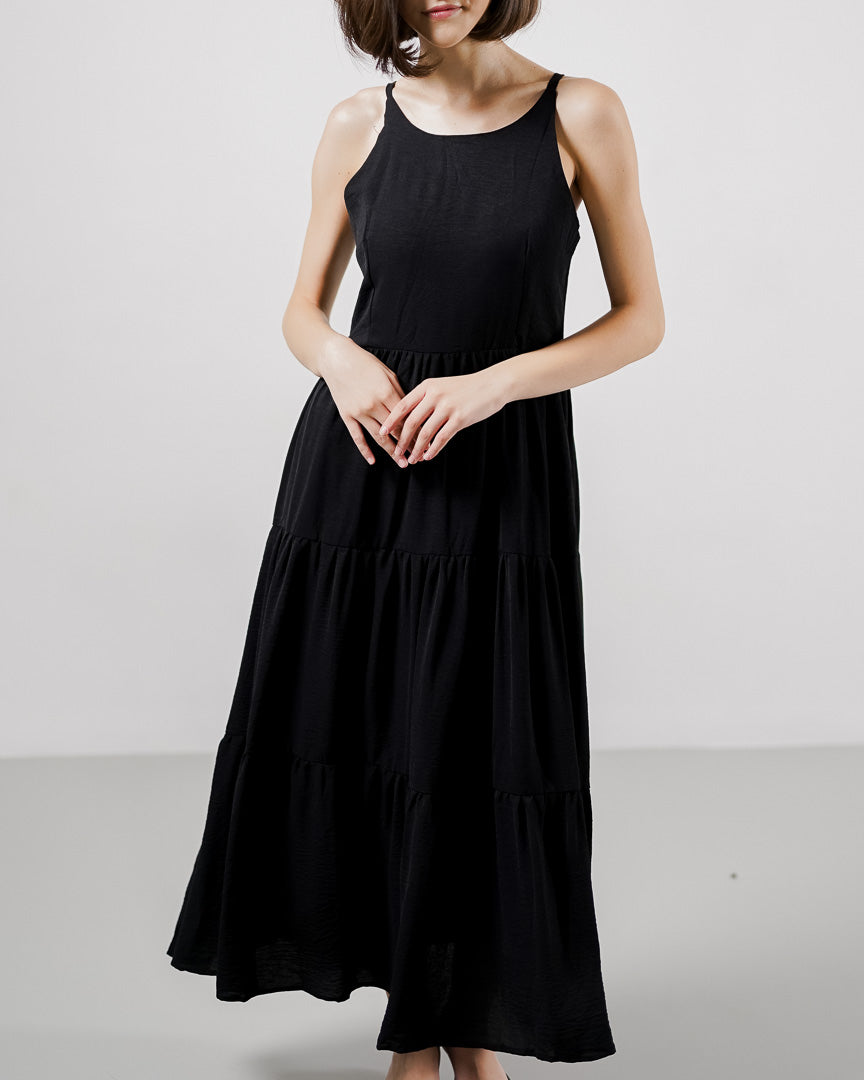 Phoebe Tiered Black Dress - Gaun Wanita Tanpa Lengan