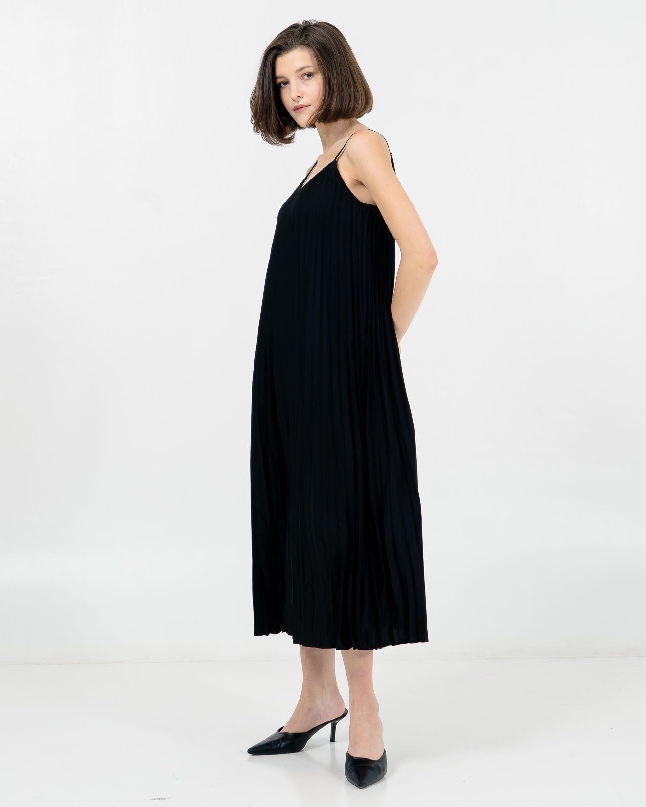 Quila Pleated Black Dress - Dress Wanita Tanpa Lengan