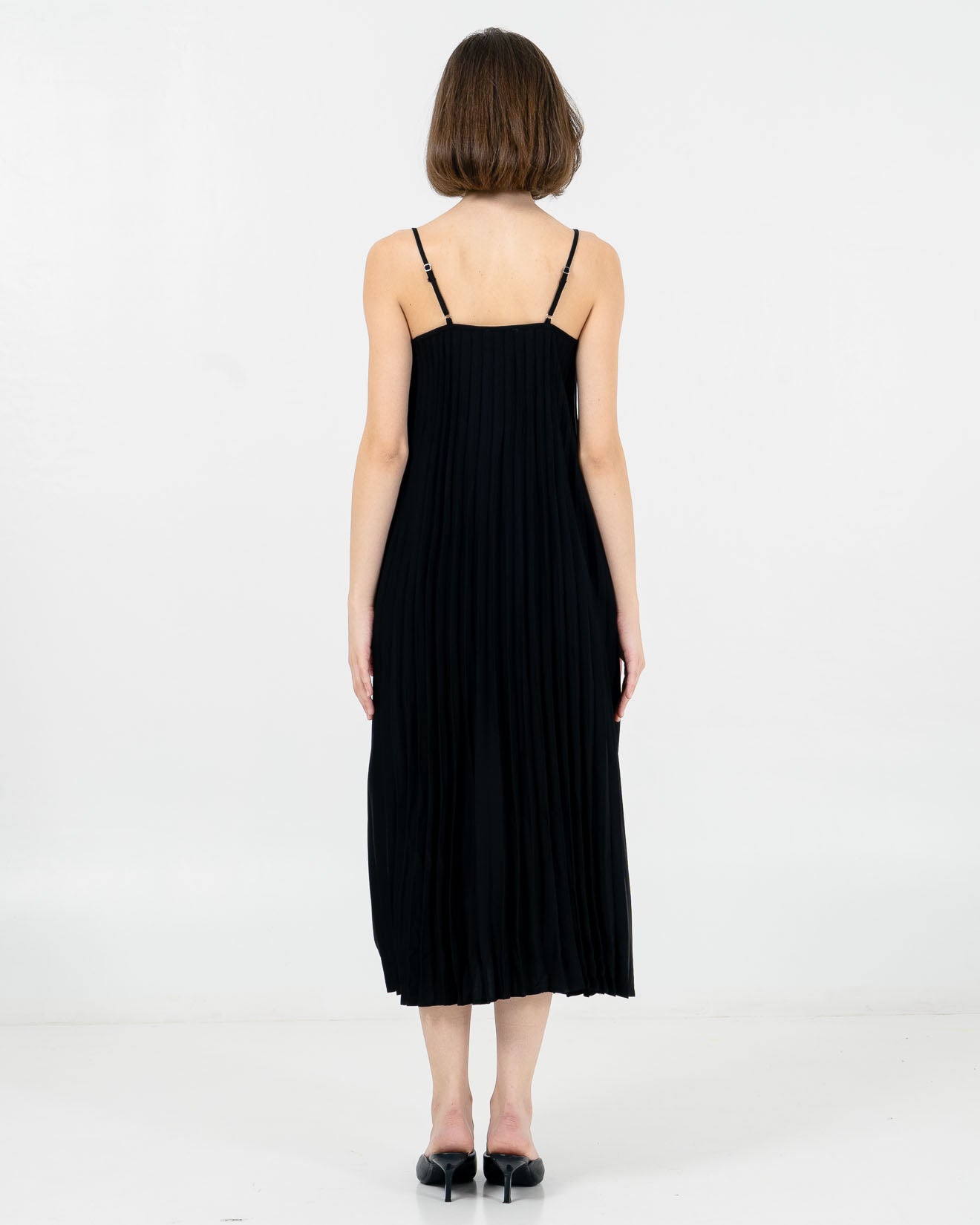 Quila Pleated Black Dress - Dress Wanita Tanpa Lengan