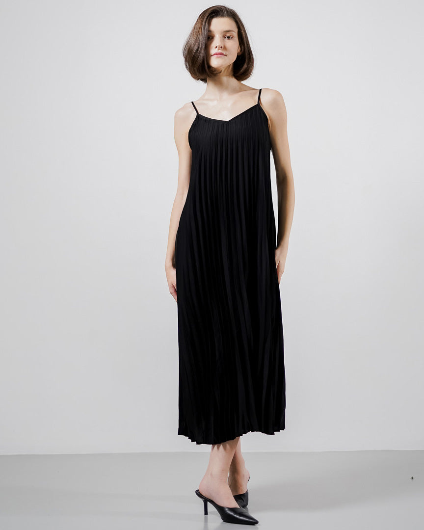 Quila Pleated Black Dress - Dress Wanita Tanpa Lengan