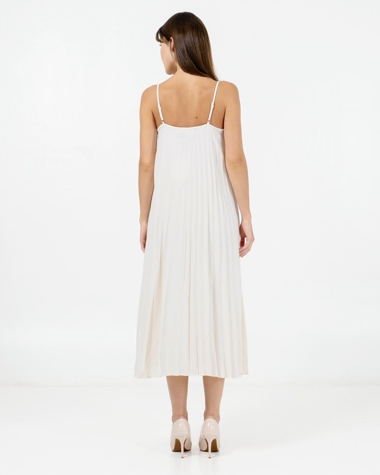 Quila Pleated White Dress – Gaun Wanita Kekinian