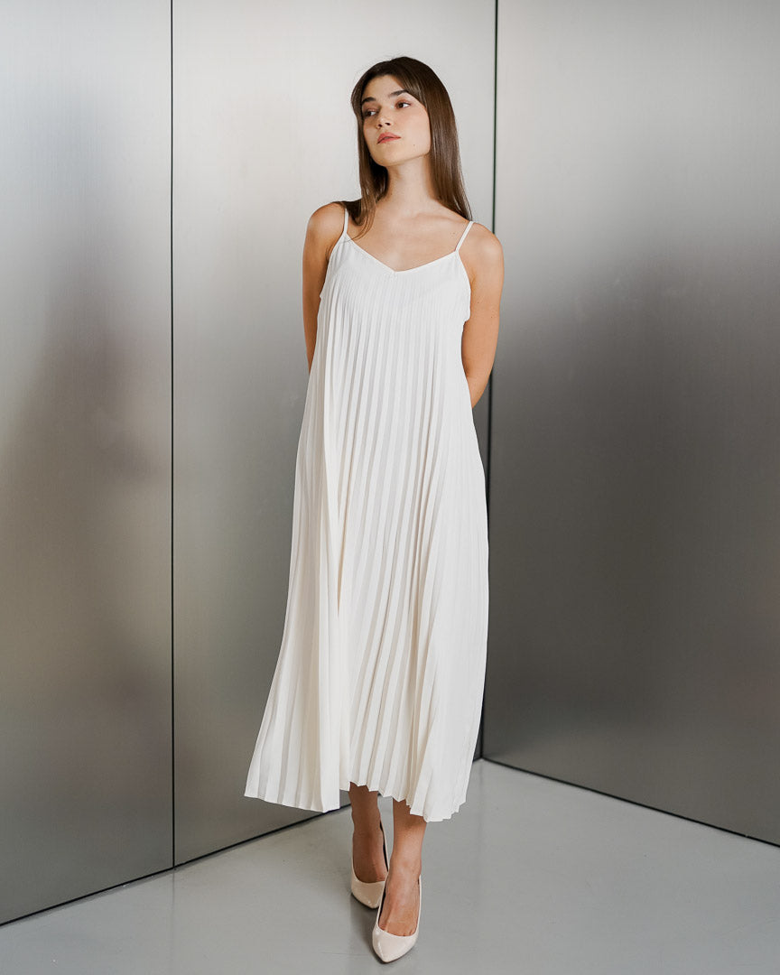 Quila Pleated White Dress – Gaun Wanita Kekinian