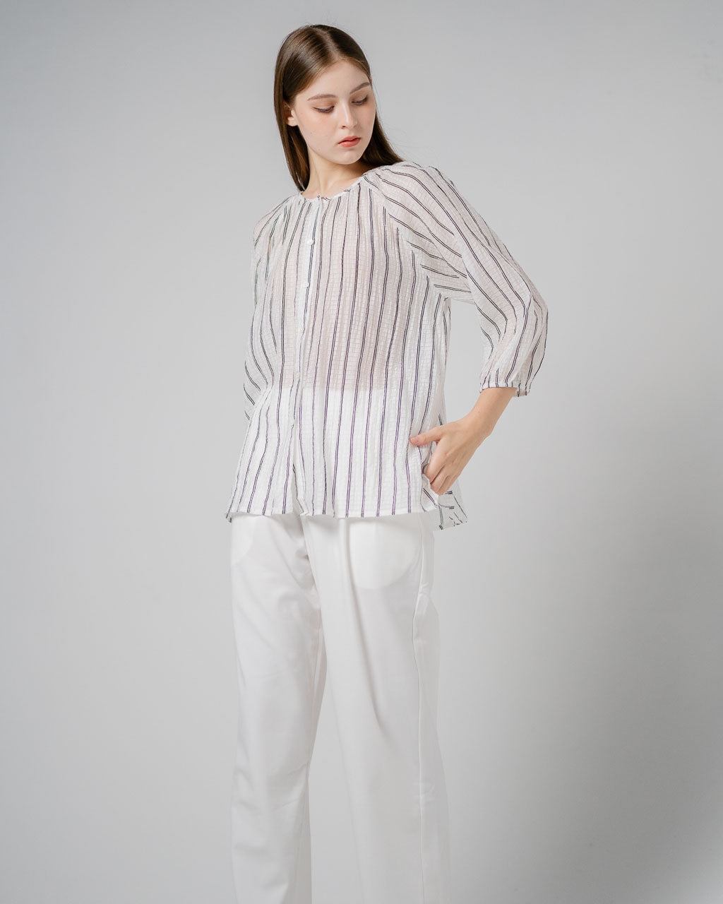 Vinna Stripped Textured White Blouse – Atasan Kemeja Casual Wanita - 188996