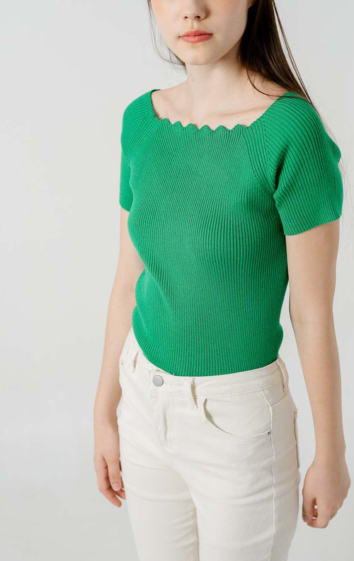 Viony Scallop Neck Knit Green Top – Atasan Wanita 188364