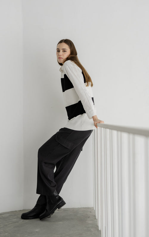 Avena Stripe Knit Black Vest – Atasan Rajut Wanita - 187329