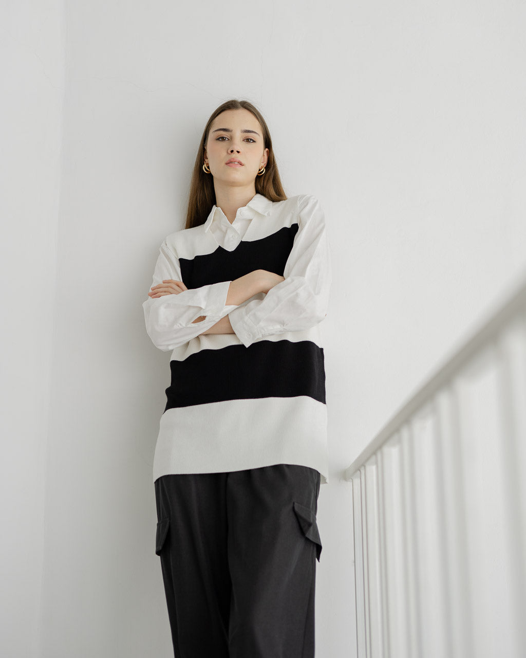 Avena Stripe Knit Black Vest – Atasan Rajut Wanita - 187329