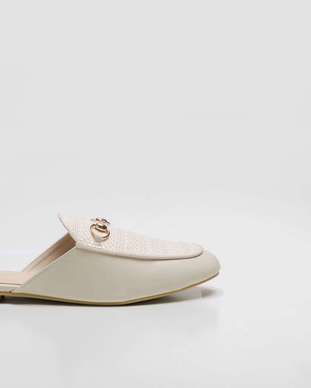 Rhea Mules Ivory - Sepatu Wanita - 588001