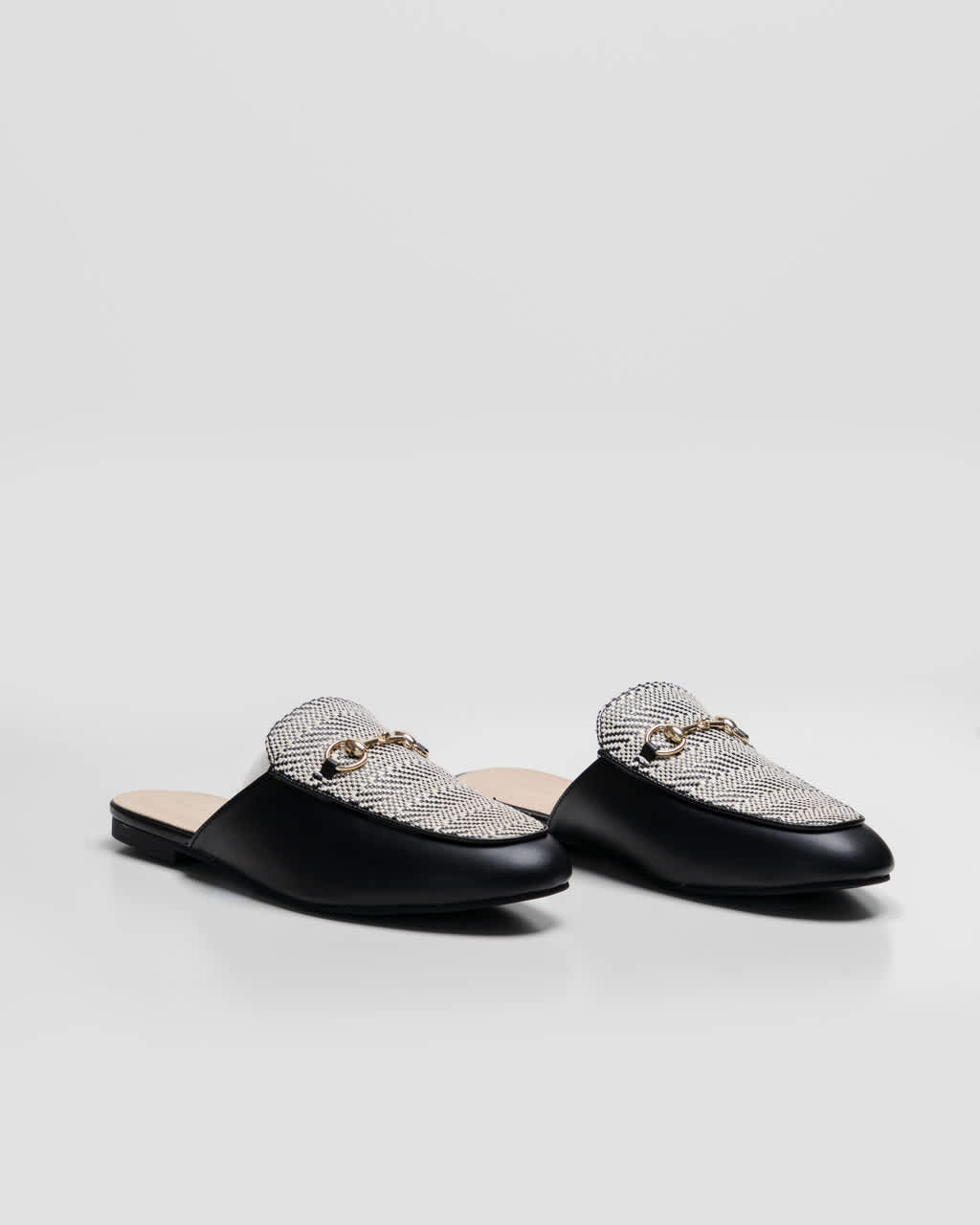 Rhea Mules Black Sepatu