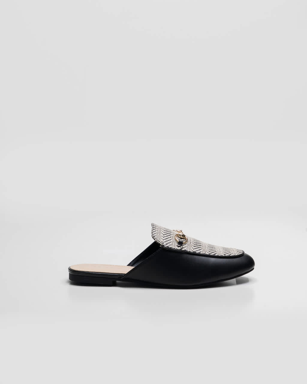 Rhea Mules Black -  Sepatu Wanita - 588000