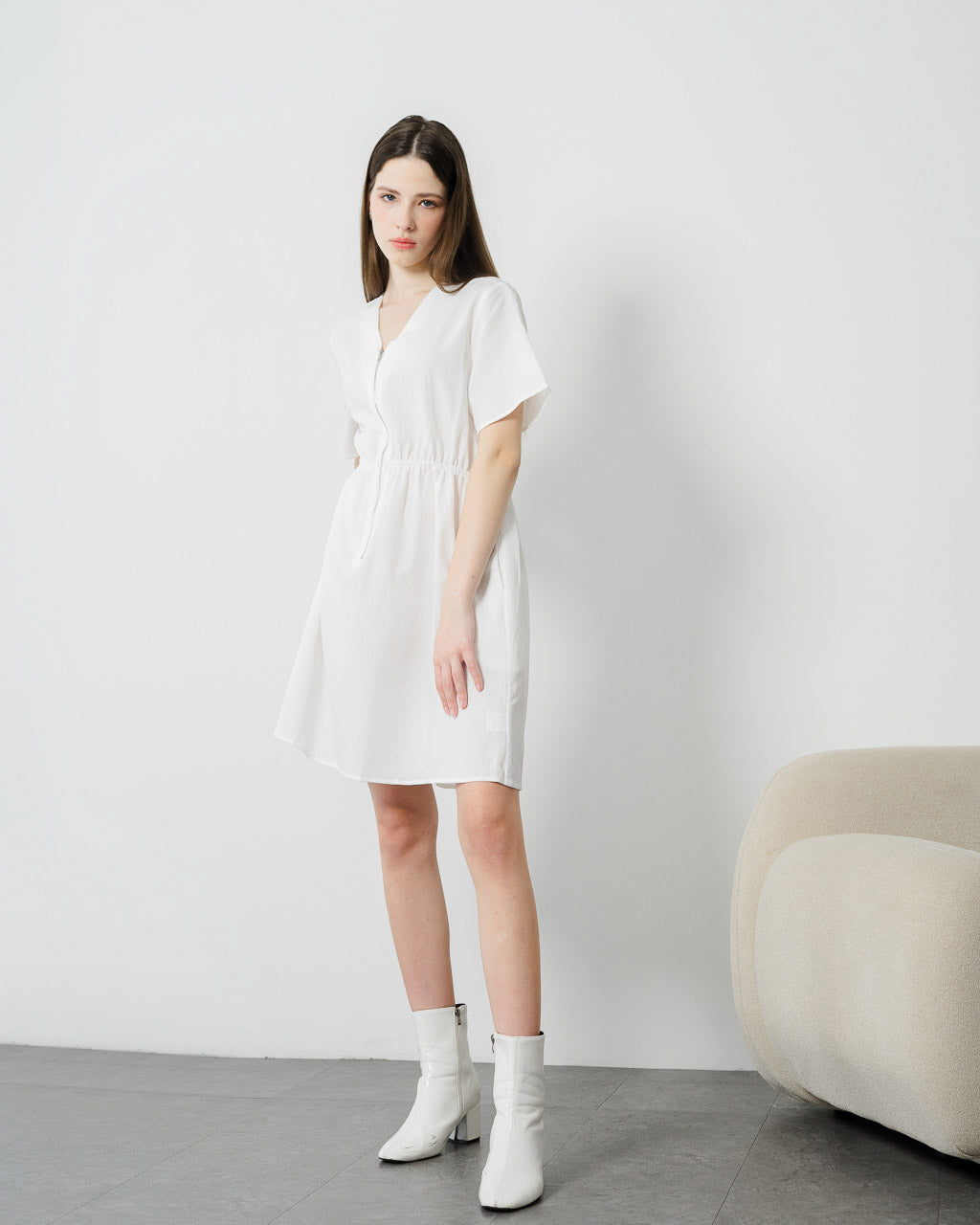 Solana Zipper White Dress – Gaun Midi Wanita - 788929