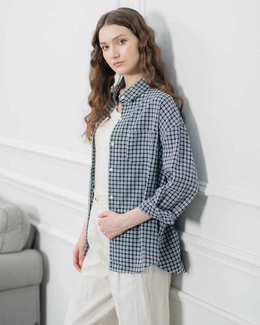 Erina Oversized Plaid Navy Shirt – Kemeja Wanita Casual - 188248