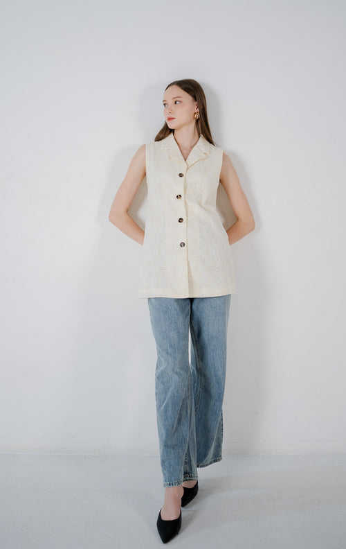 Cantela Crochet Sleveeless Ivory Top – Atasan Wanita - 188227