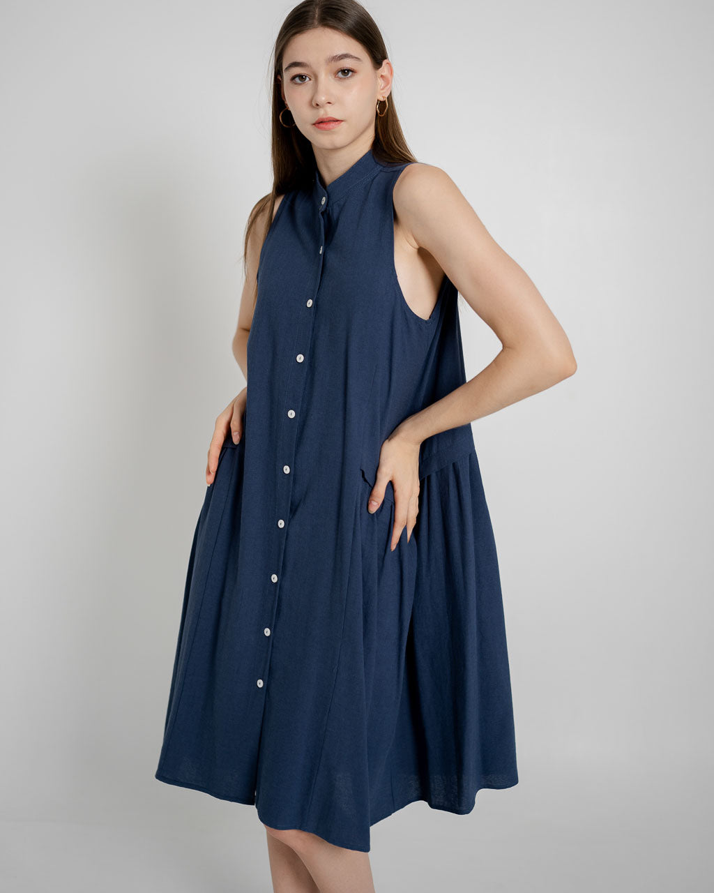 Nindy Sleeveless Flowy Navy Dress – 788910